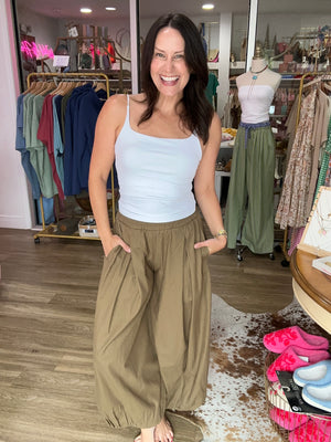 Olive Easy Balloon Pants