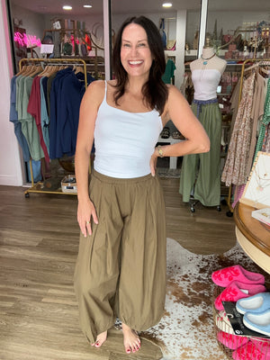 Olive Easy Balloon Pants