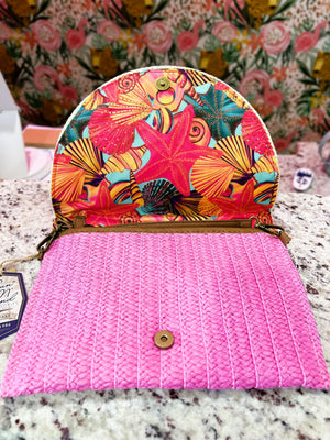 Natural Straw Crossbody – Pink with Seashell Interior