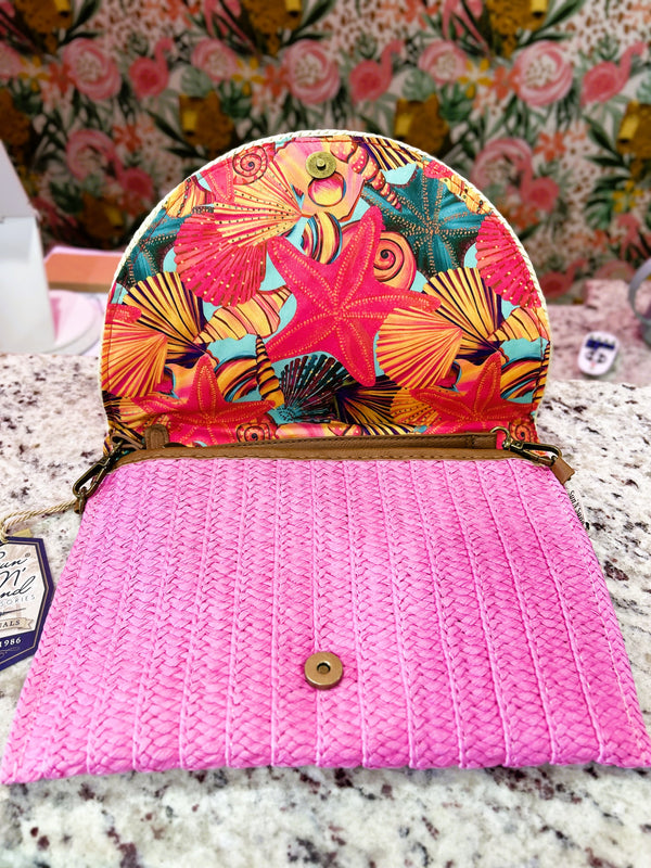 Natural Straw Crossbody – Pink with Seashell Interior
