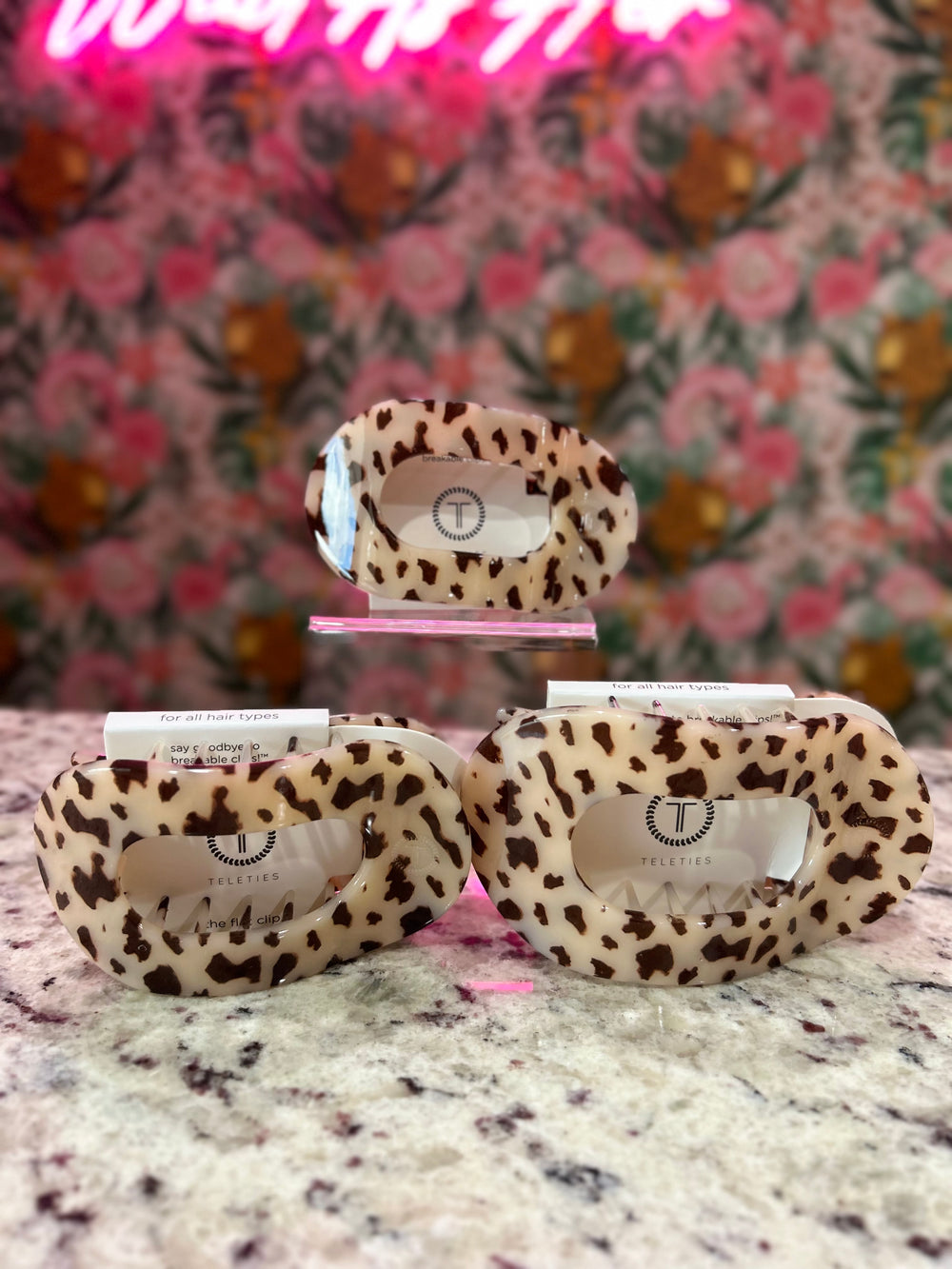 TELETIES Round Flat Hair Clip | Large | Blonde Tortoise