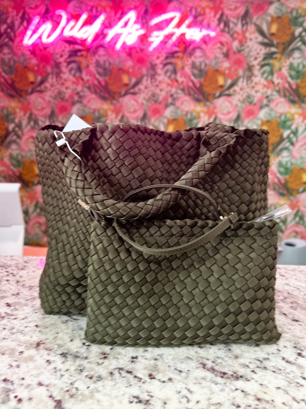 Lily Woven Neoprene Tote with Pouch – Army Green